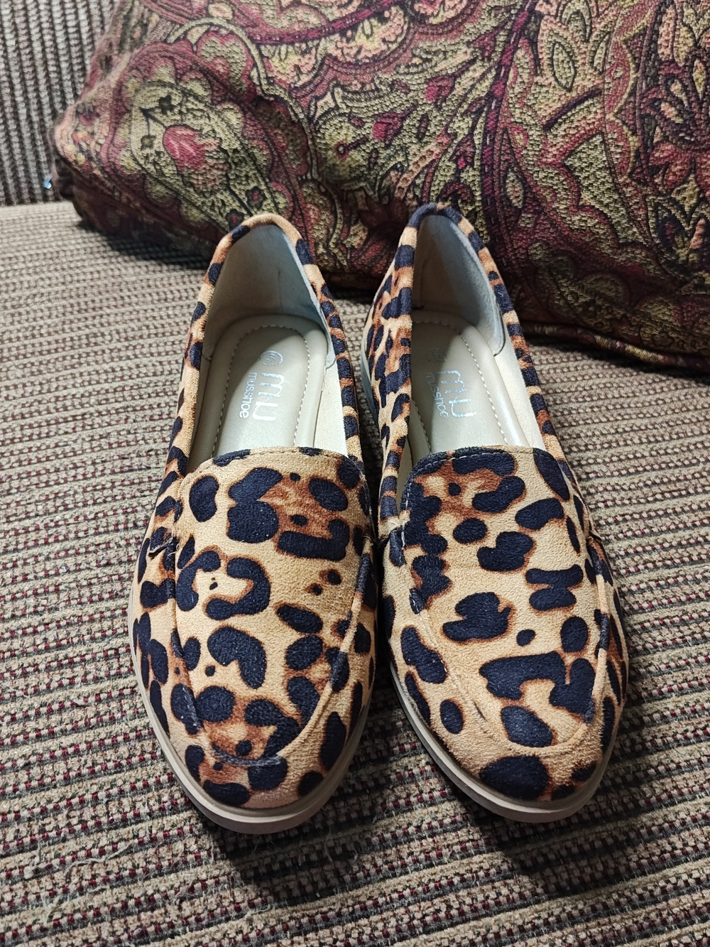 Stylish MUSSHOE Leopard Animal Print Suede Flats Loafers Women's Sz 6 Like New